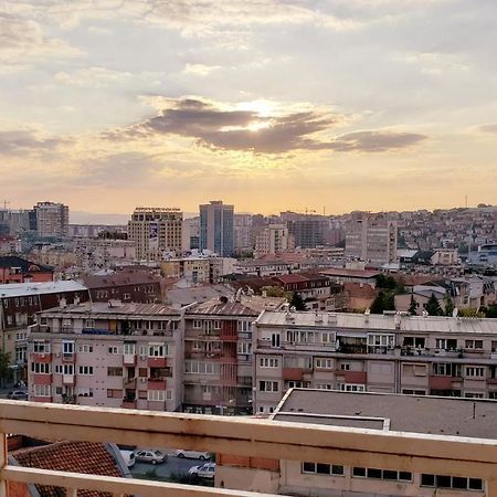 Spacious Downtown Apartment With A City View Pristina Exterior photo