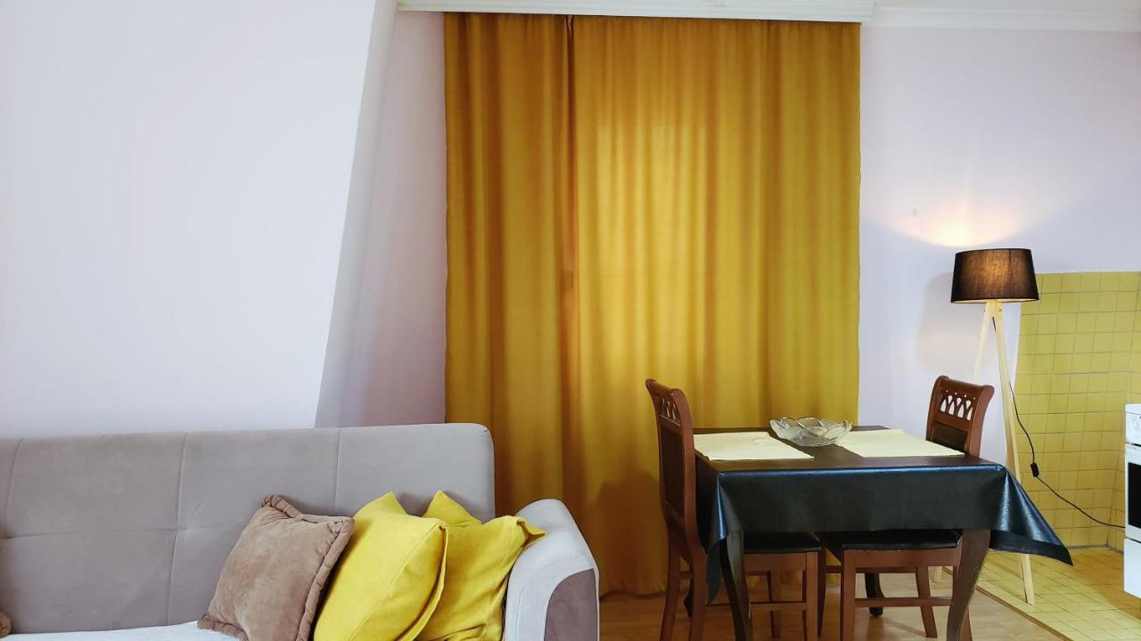 Spacious Downtown Apartment With A City View Pristina Exterior photo
