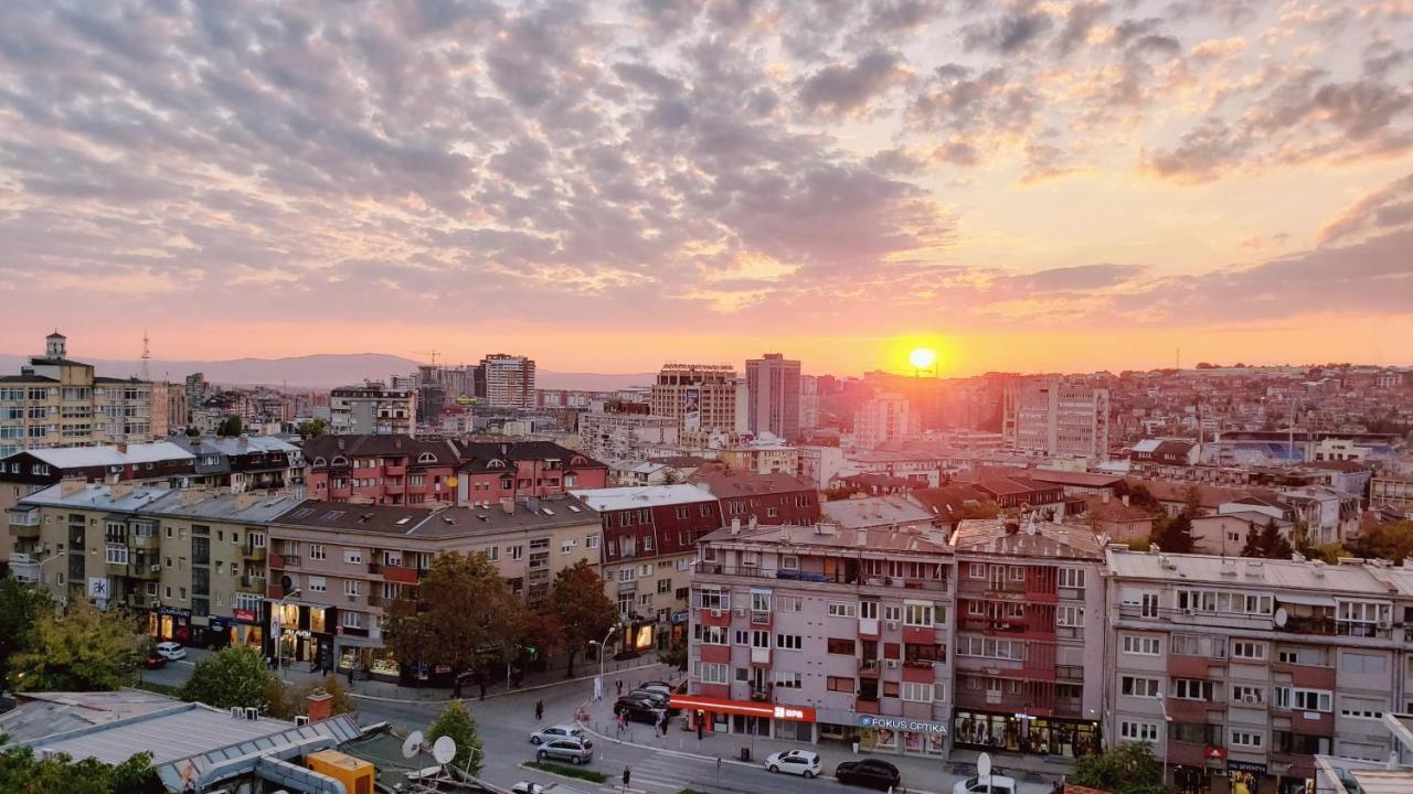 Spacious Downtown Apartment With A City View Pristina Exterior photo