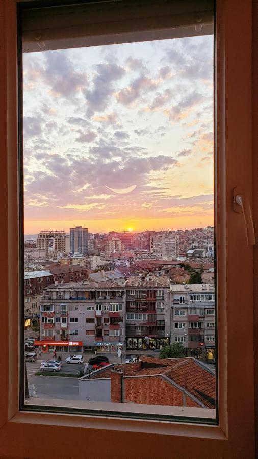 Spacious Downtown Apartment With A City View Pristina Exterior photo